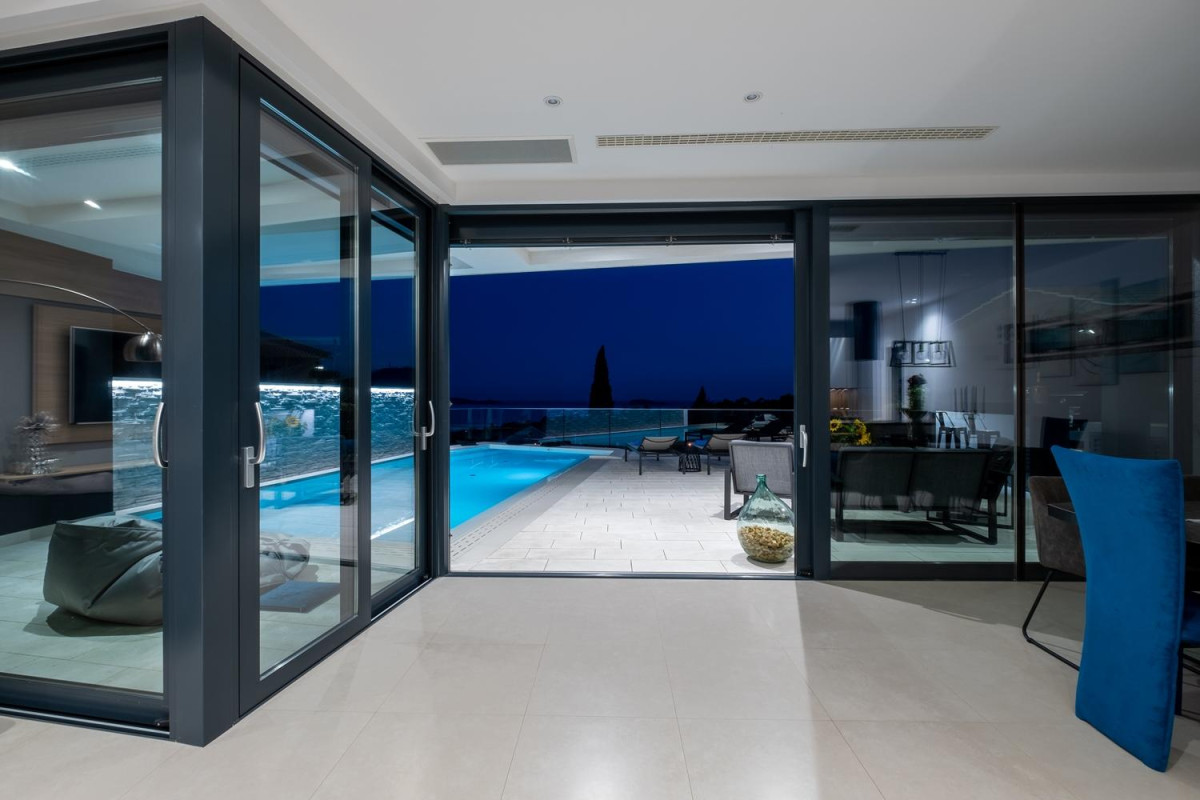 Villa Mative