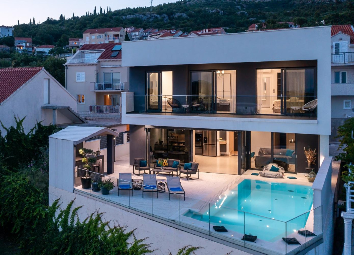 Villa Mative