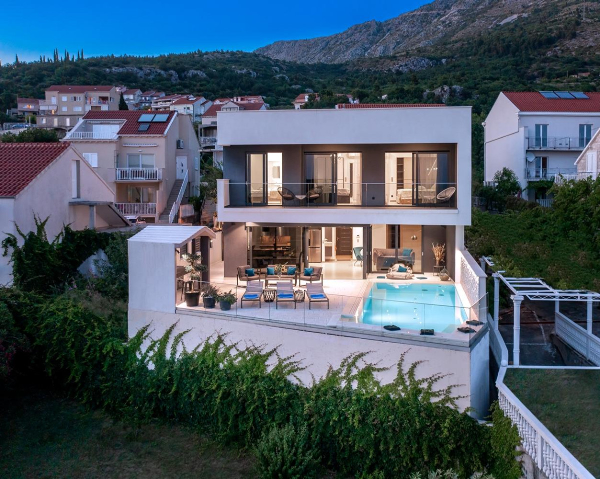 Villa Mative