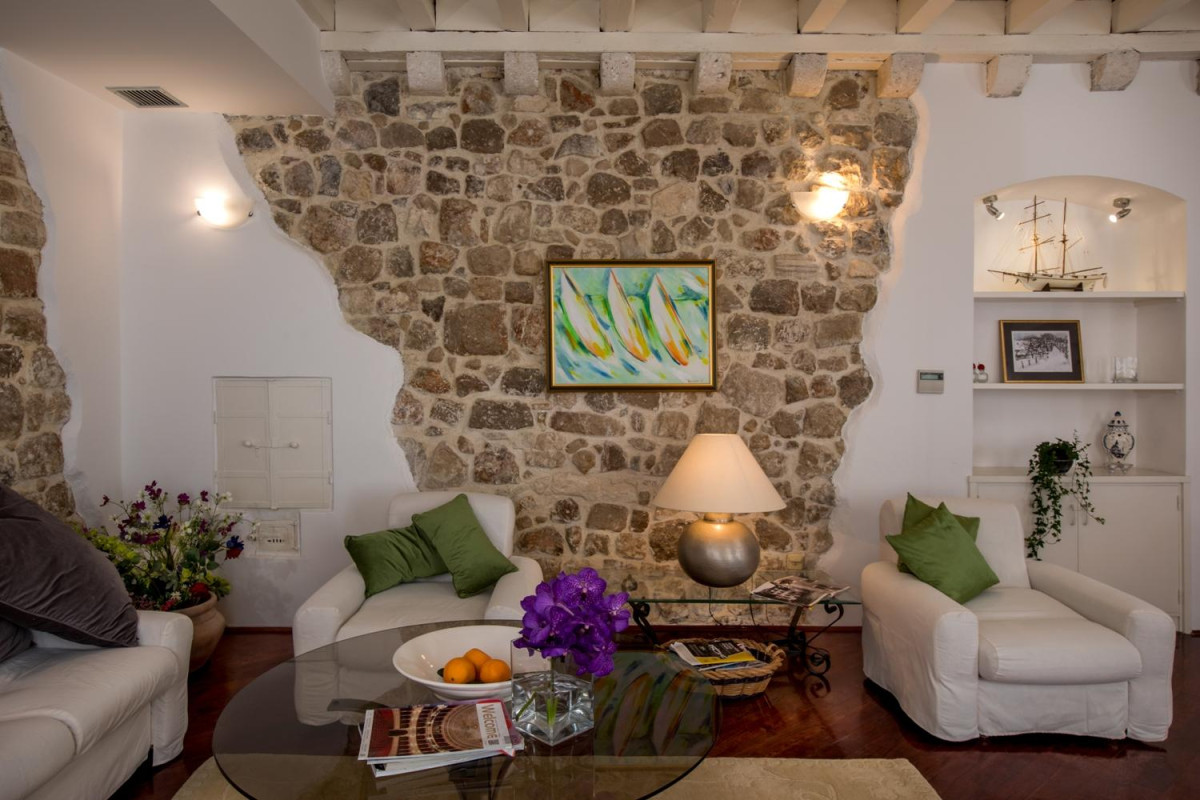 Villa Poets House