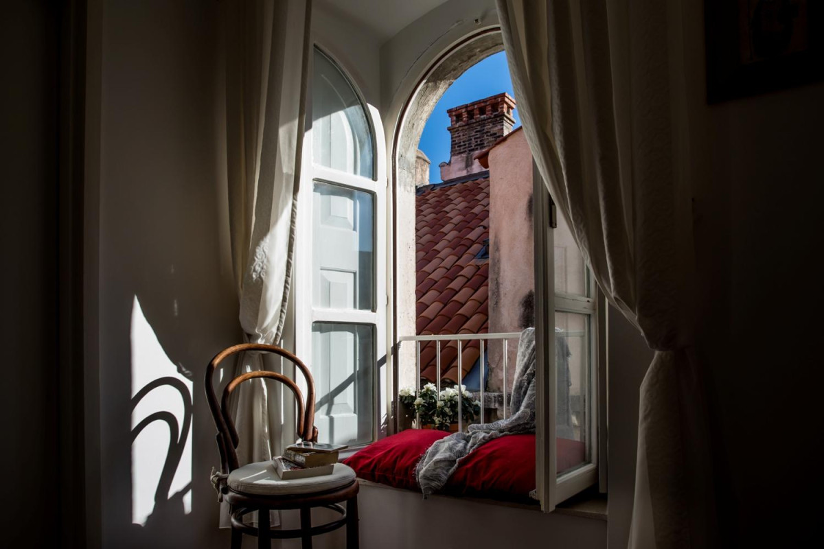 Villa Poets House