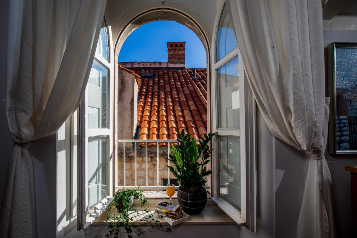 Villa Poets House