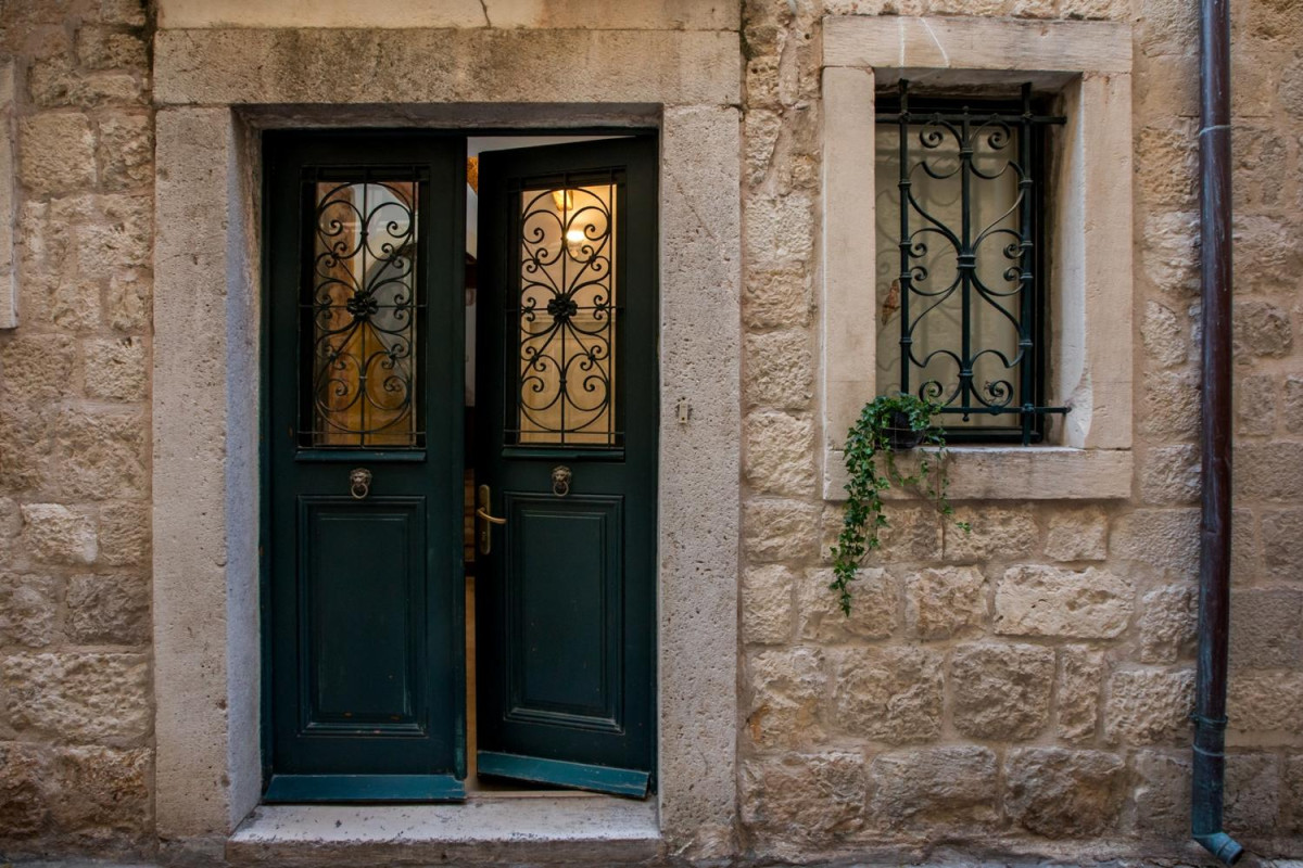 Villa Poets House