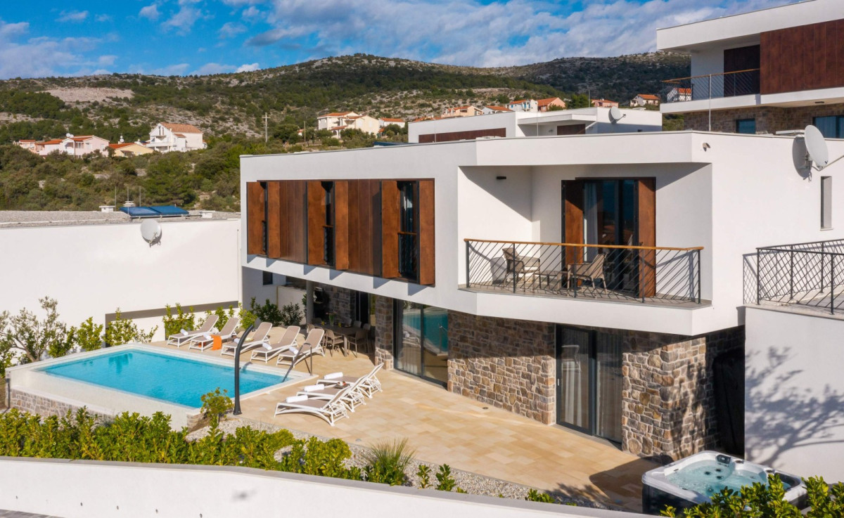 Villa Aurora