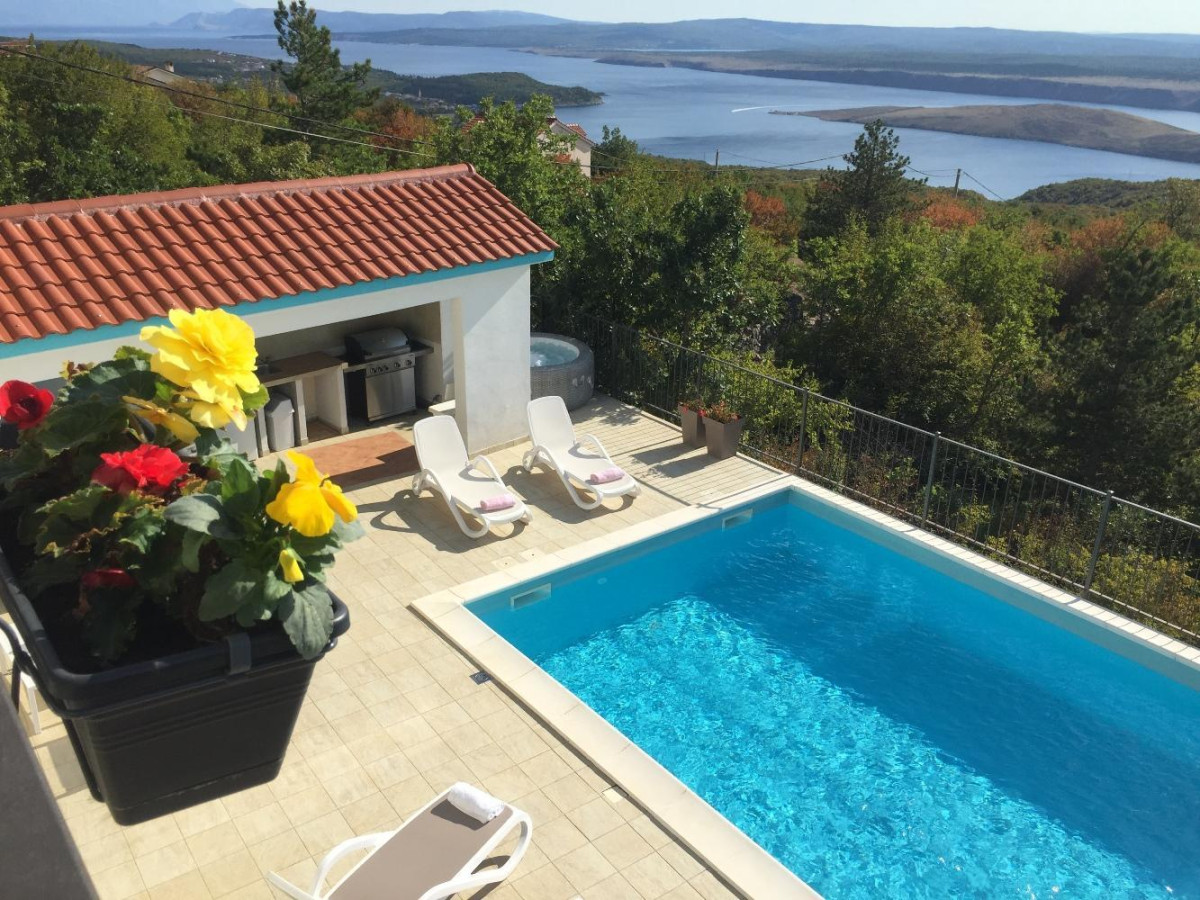 Villa Aqua