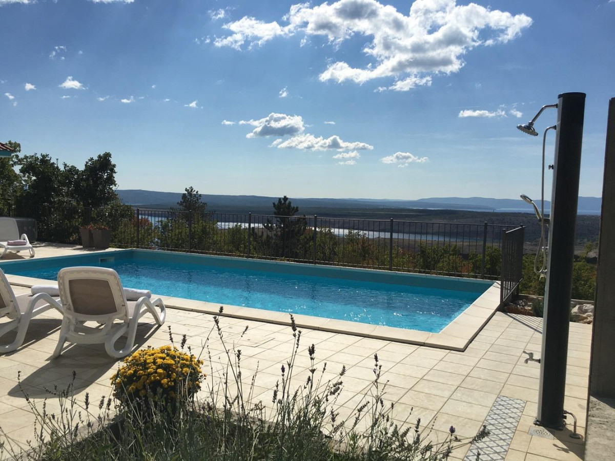Villa Aqua