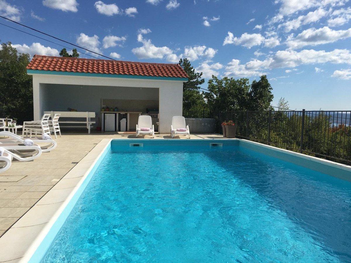 Villa Aqua