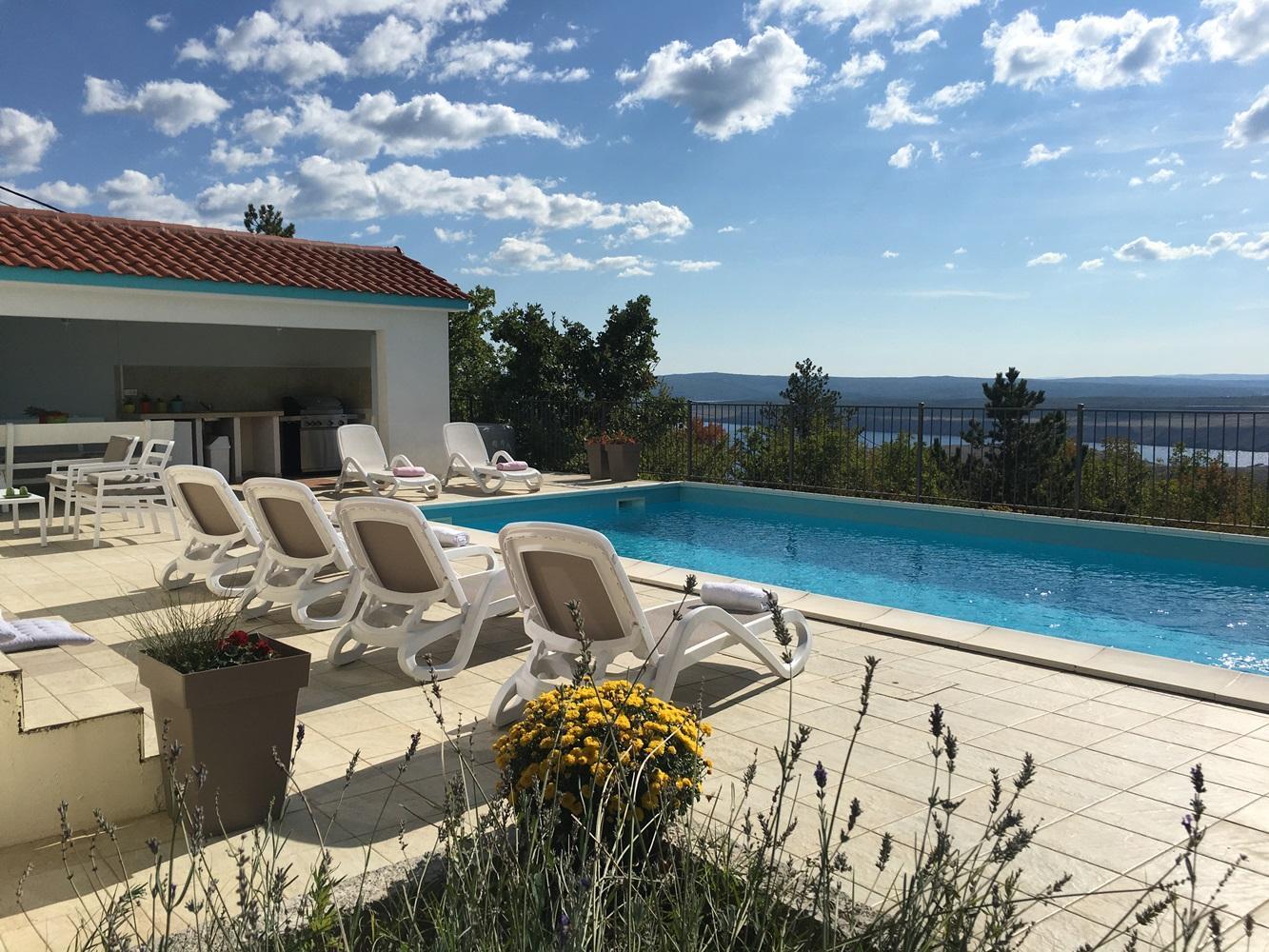Villa Aqua