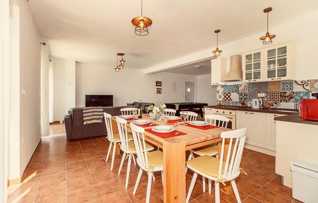 Villa Aqua