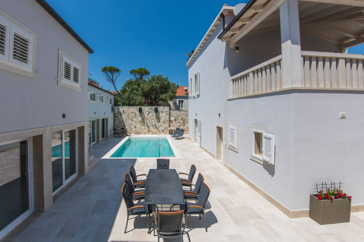 Villa Aria
