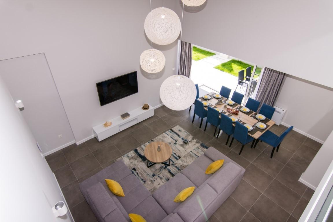 Villa South Split