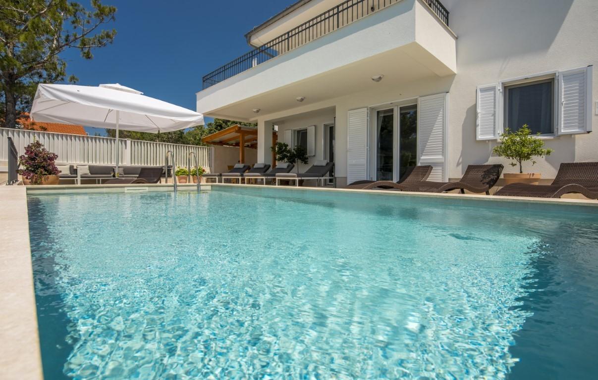 Luxury beachfront villa in Cres