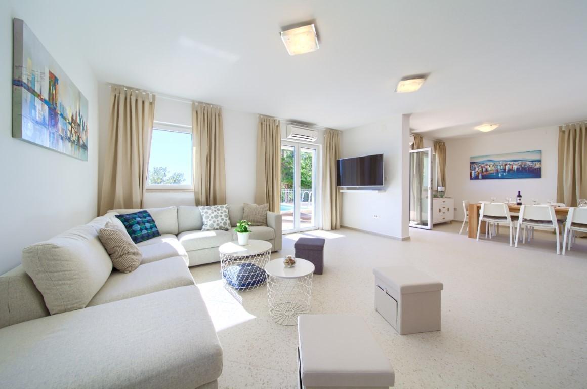 Luxury beachfront villa in Cres