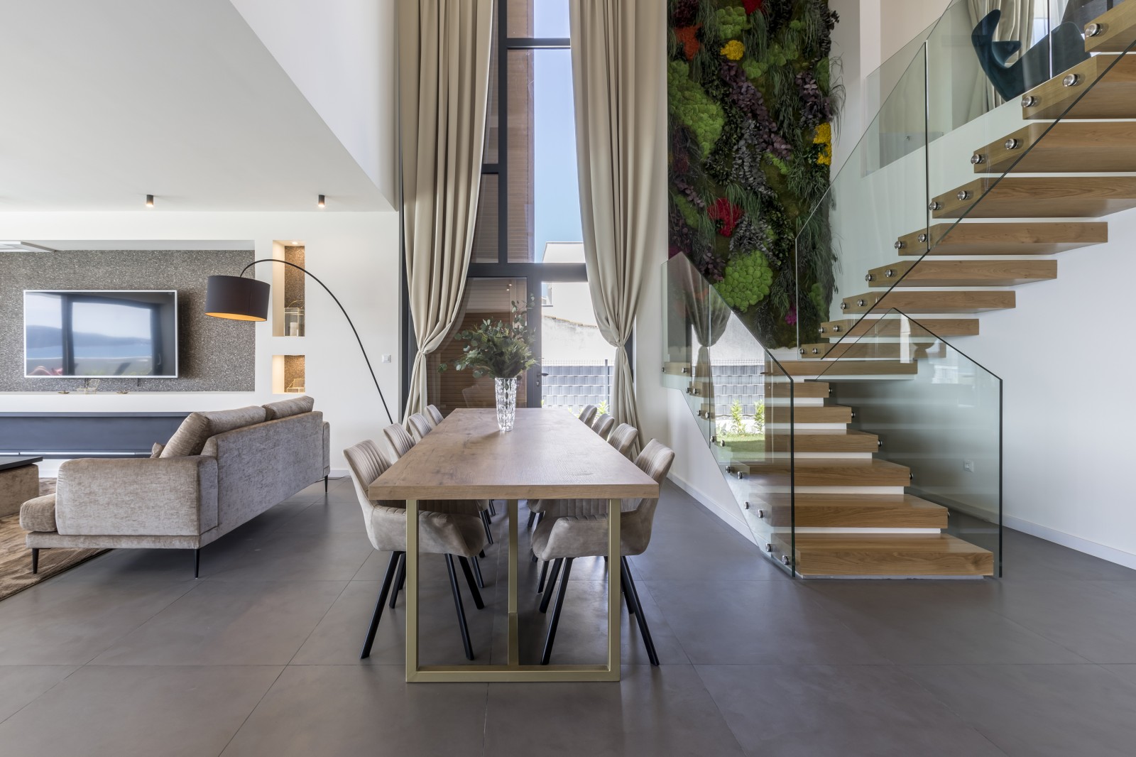 Beachfront Villa Ariel