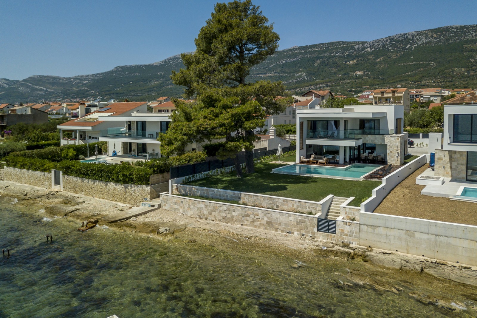 Beachfront Villa Ariel