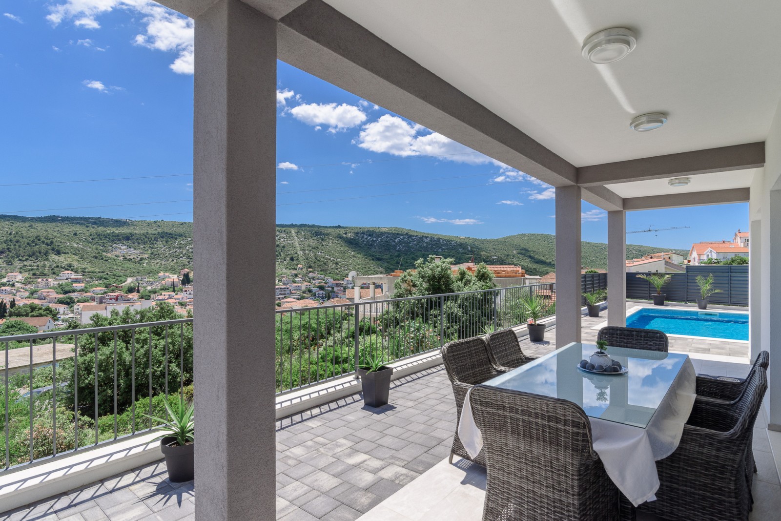 Brand new villa Mari with a view