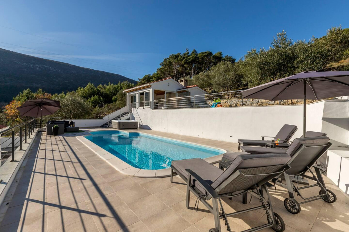 Villa Carica