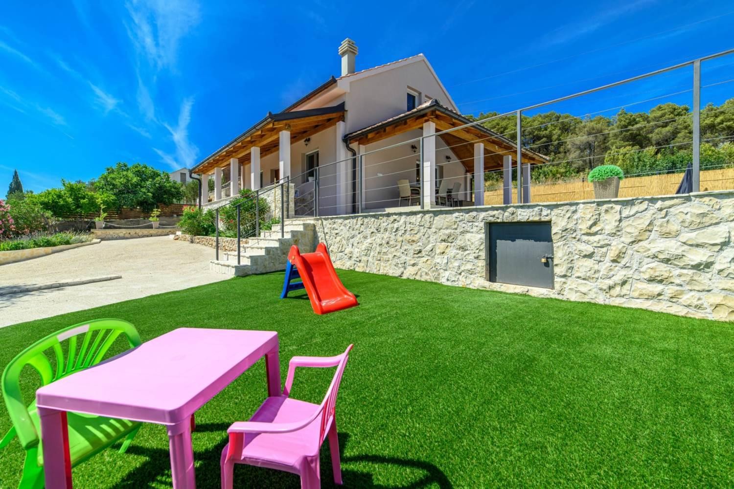 Villa FoRest House