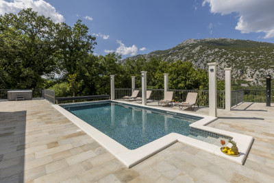 Villa Grey Stone
