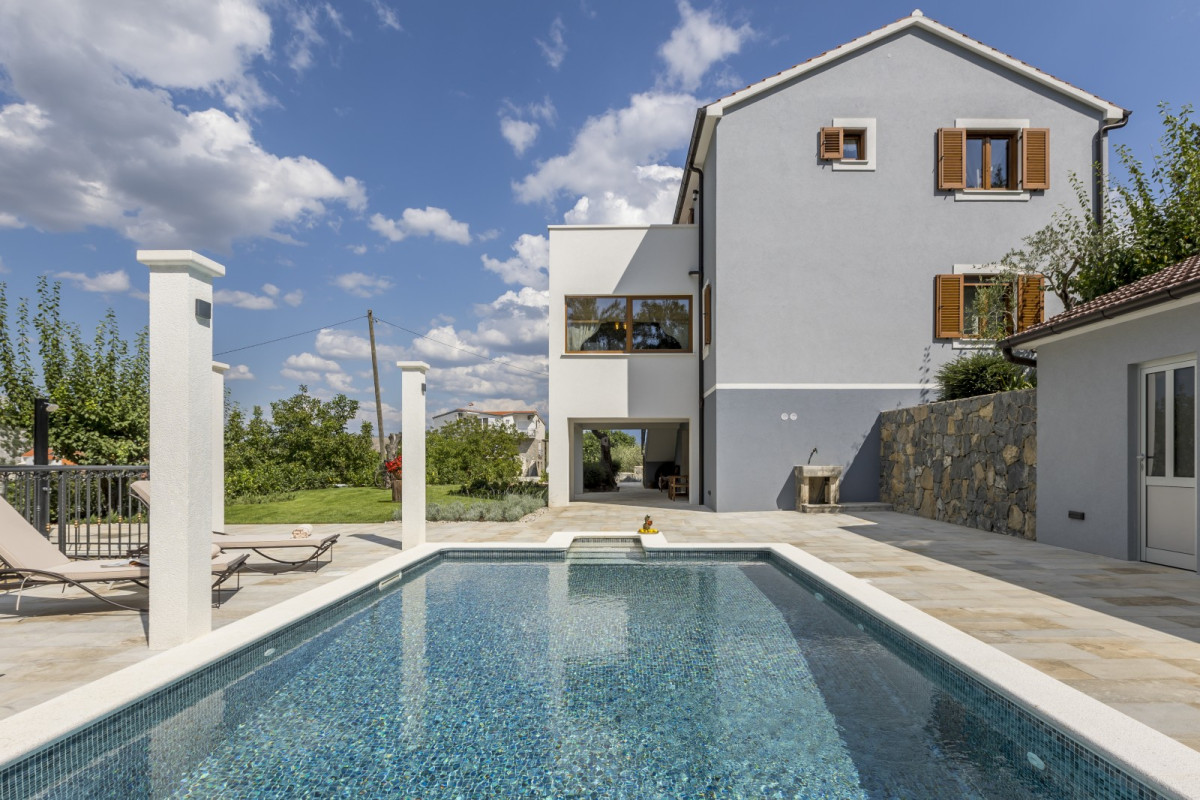 Villa Grey Stone