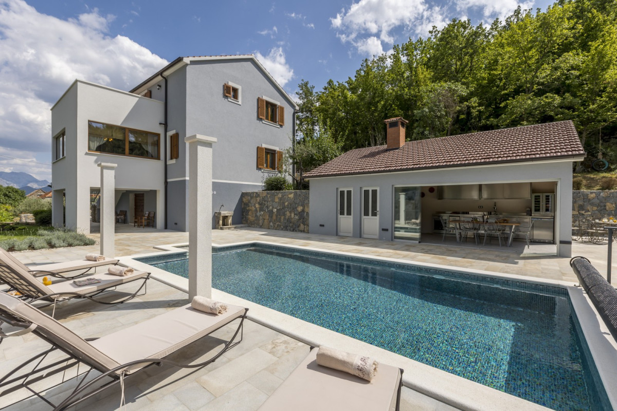 Villa Grey Stone