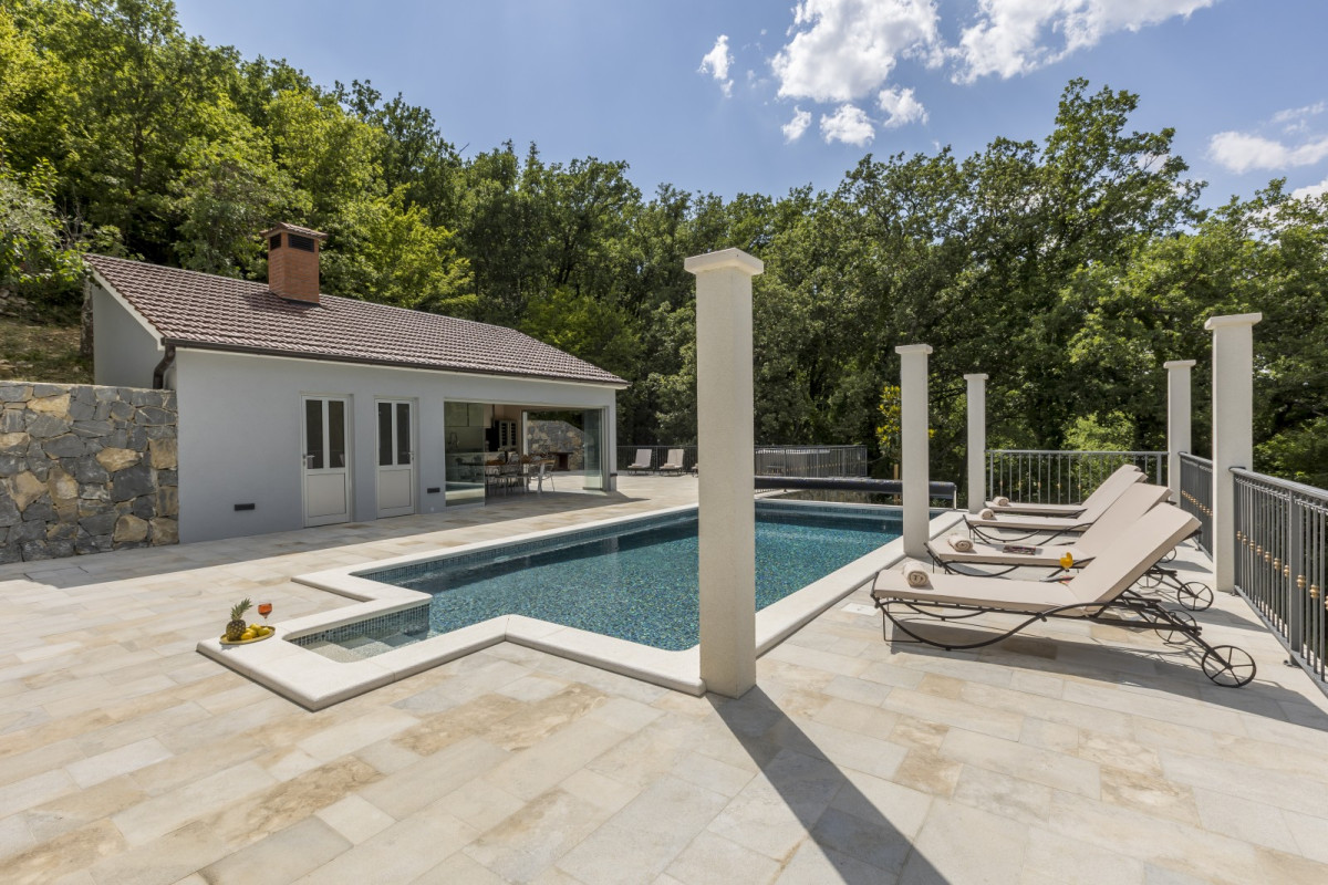 Villa Grey Stone