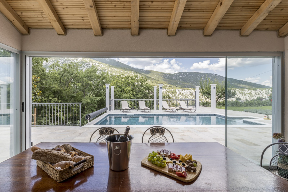 Villa Grey Stone