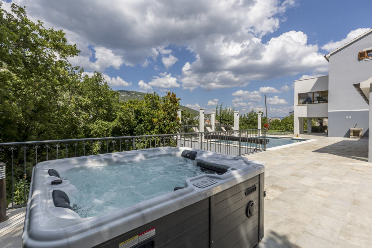 Villa Grey Stone