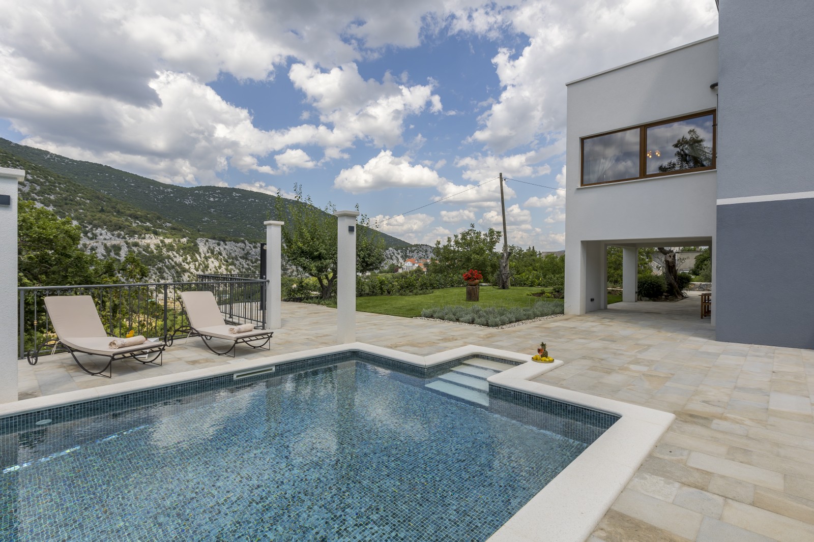 Villa Grey Stone