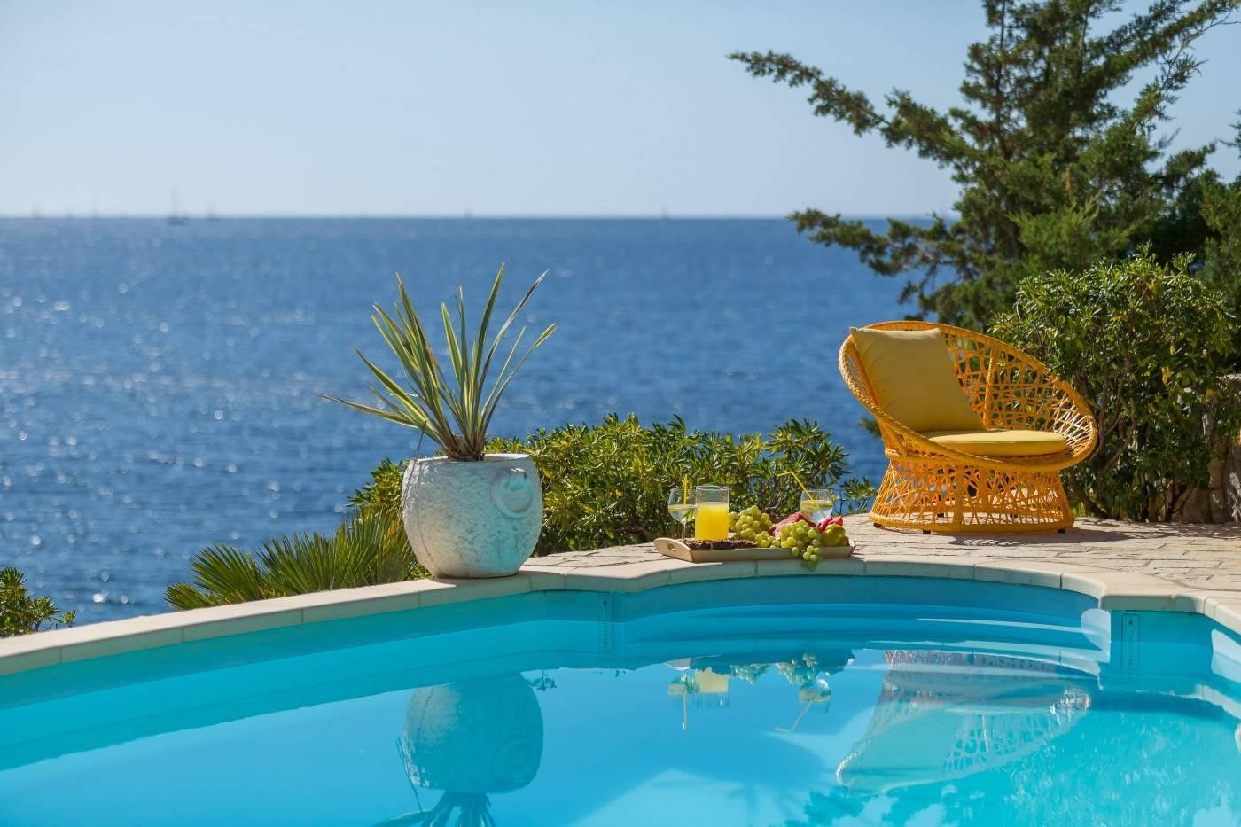 Beachfront villa Valla Primošten