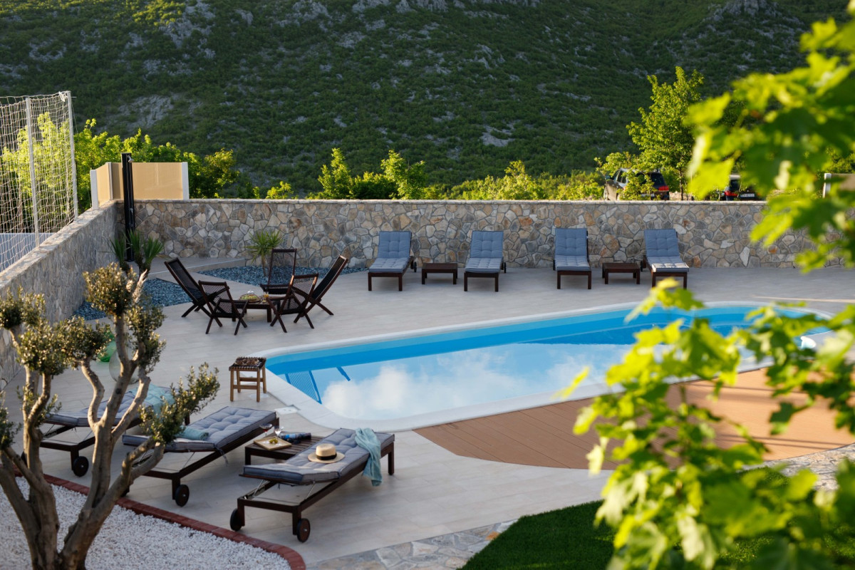 Villa Stone House Korita