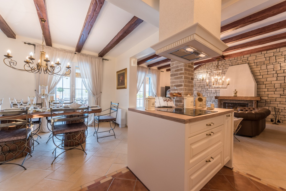 Villa Mek