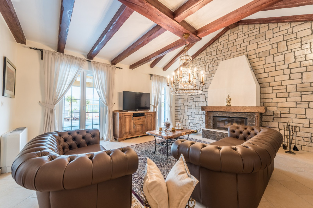 Villa Mek