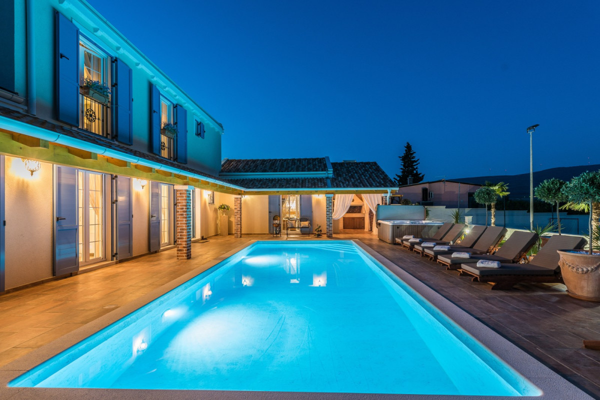 Villa Mek