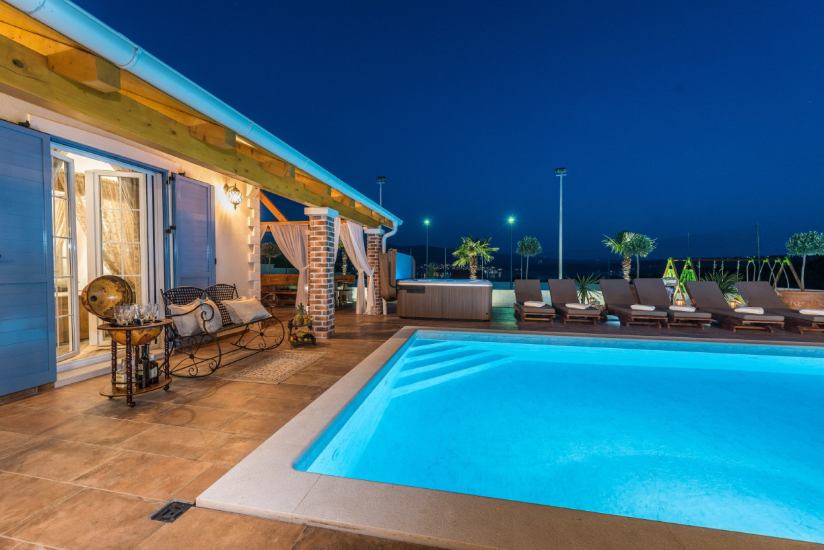 Villa Mek