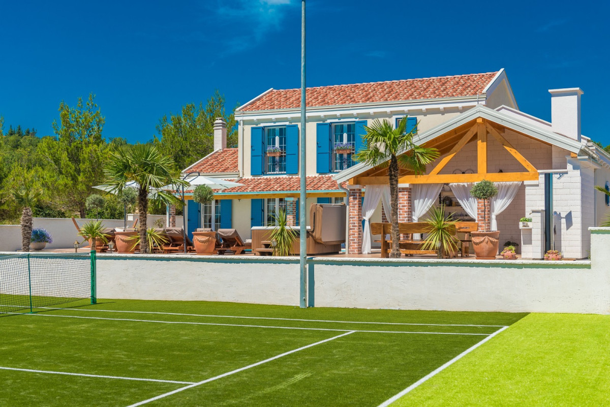 Villa Mek