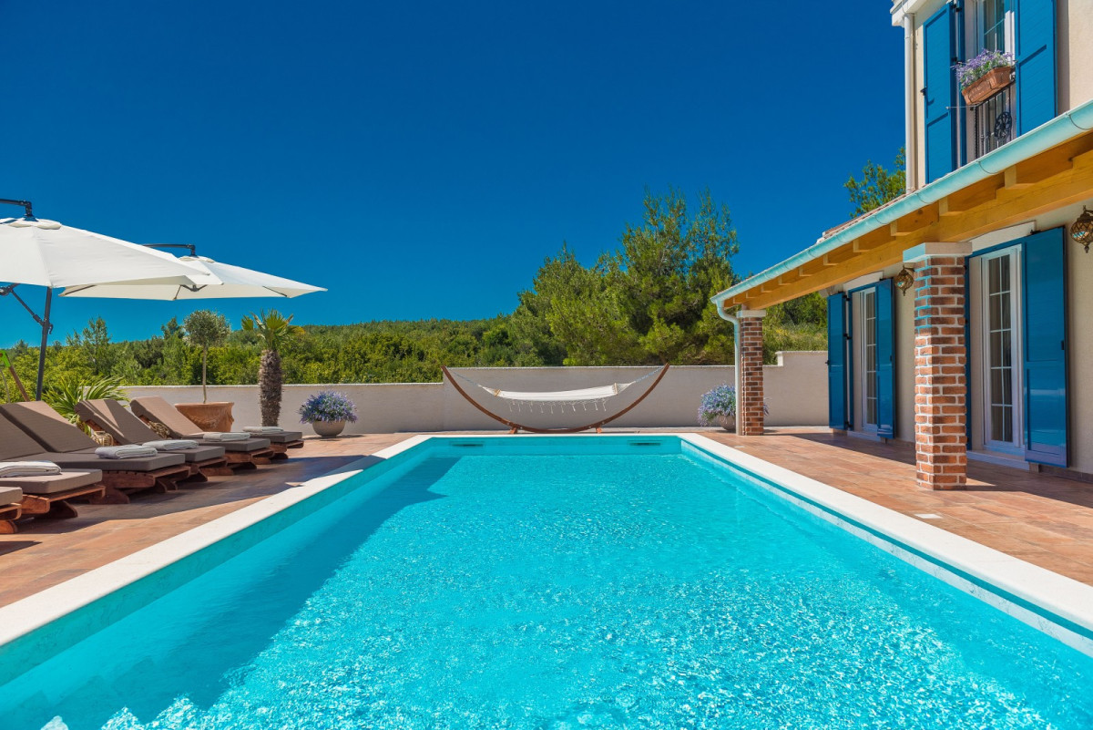 Villa Mek