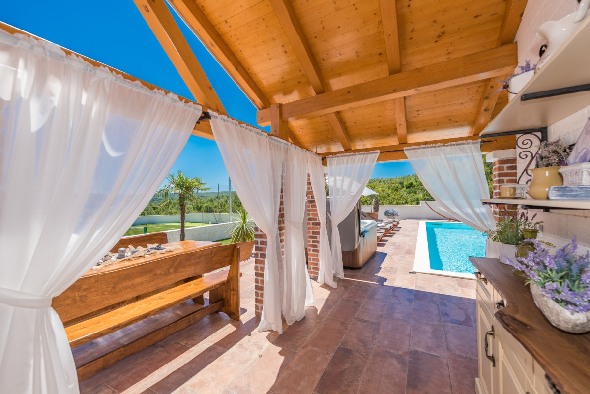 Villa Mek