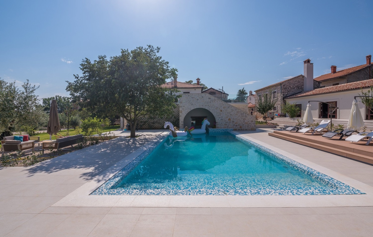 Villa LV