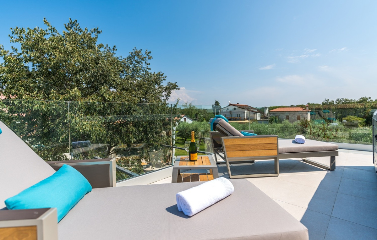 Villa LV