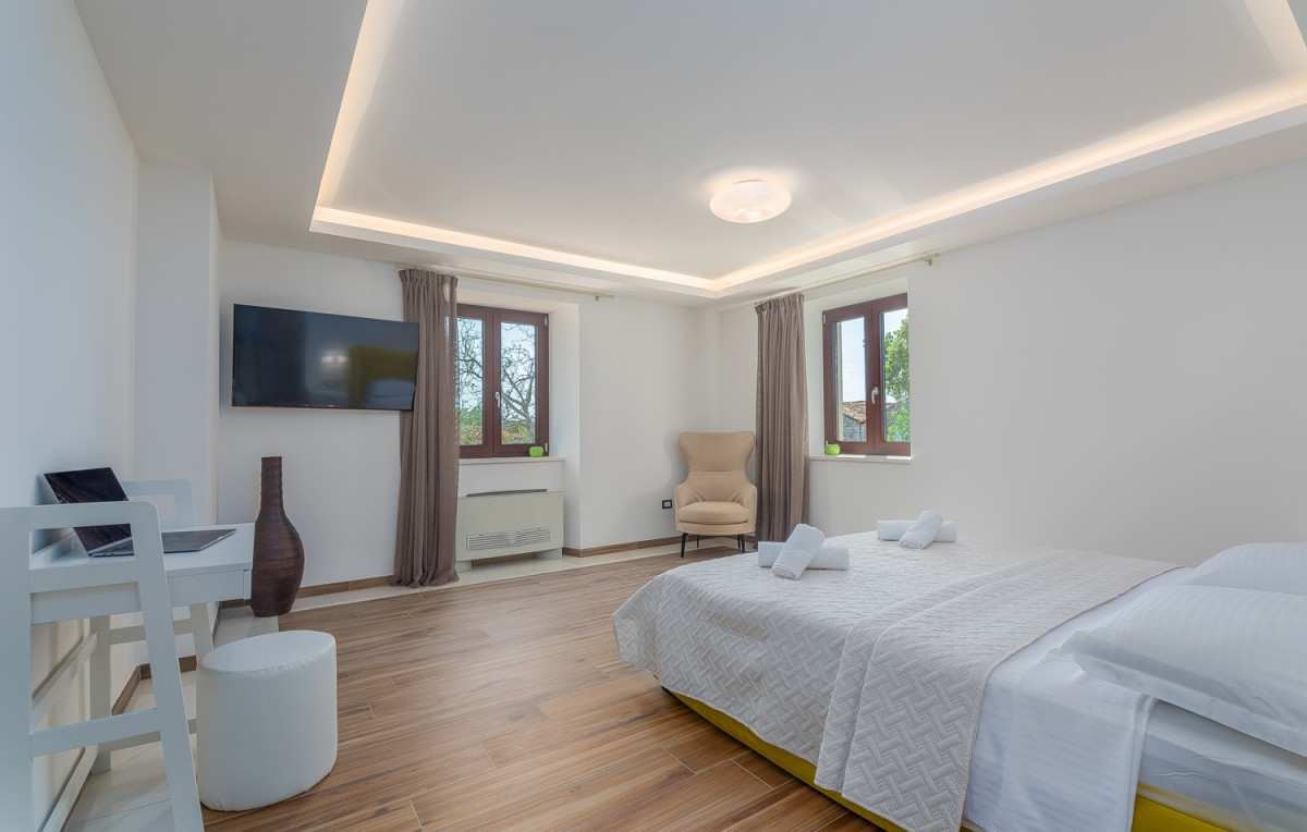 Villa LV