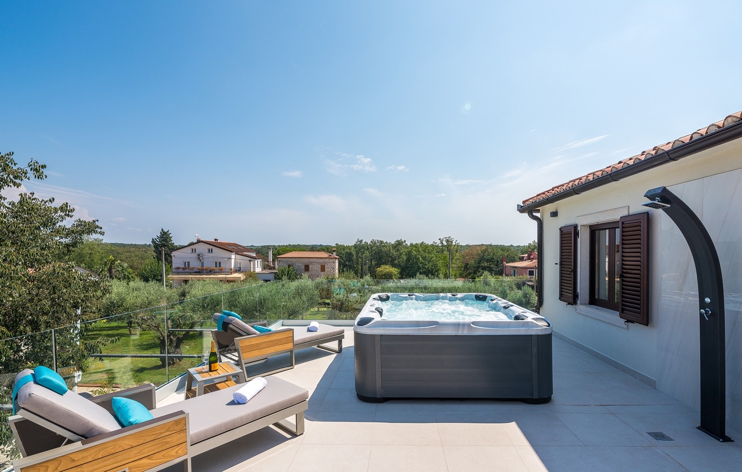 Villa LV