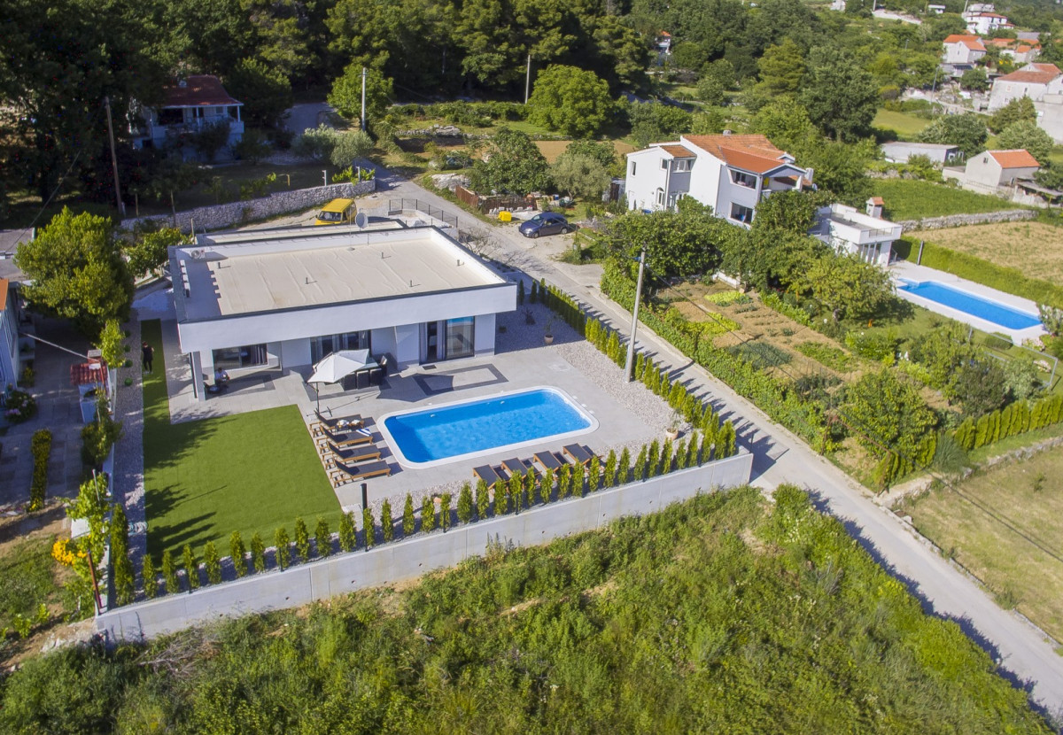 Villa EB