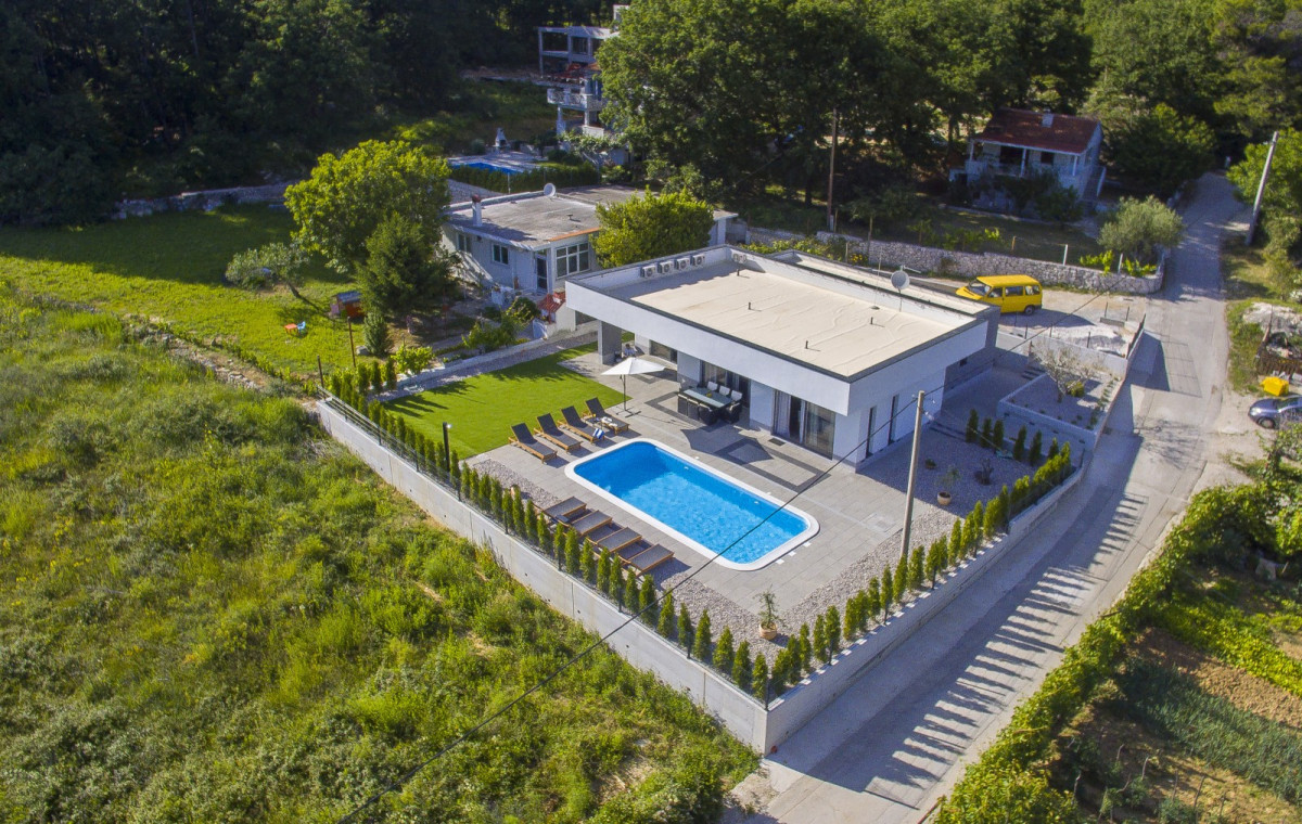 Villa EB