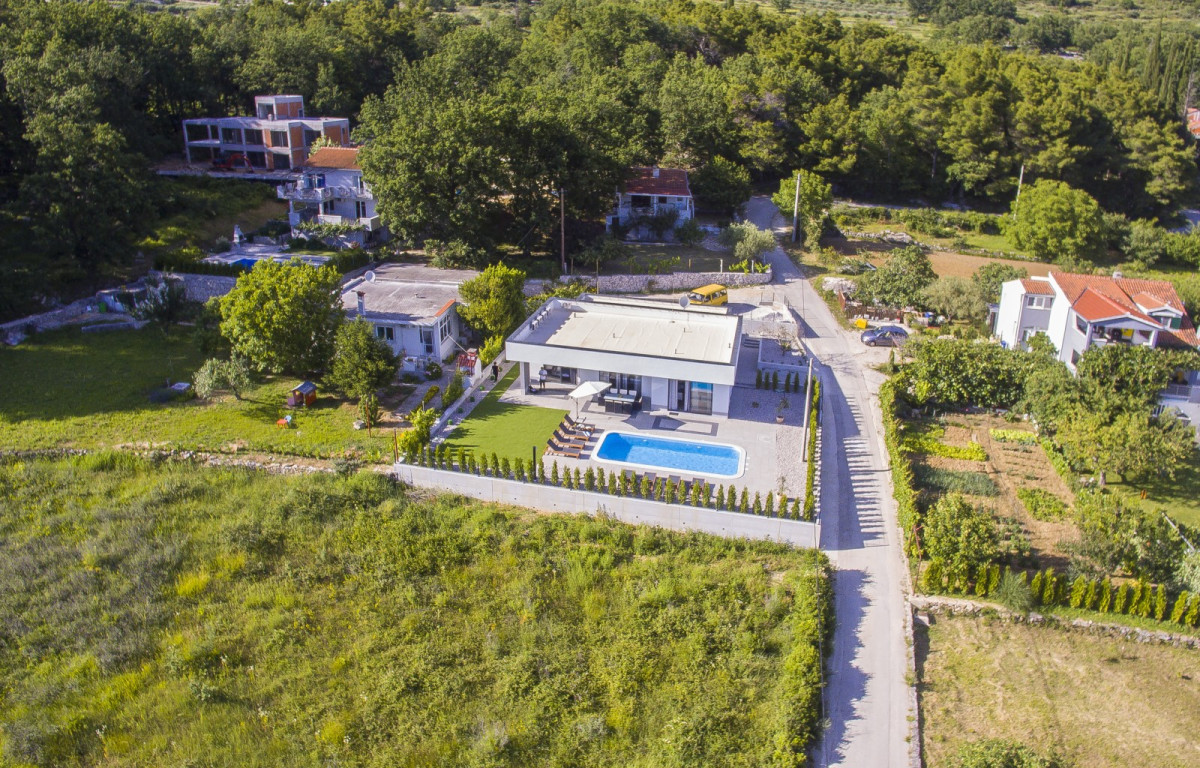 Villa EB