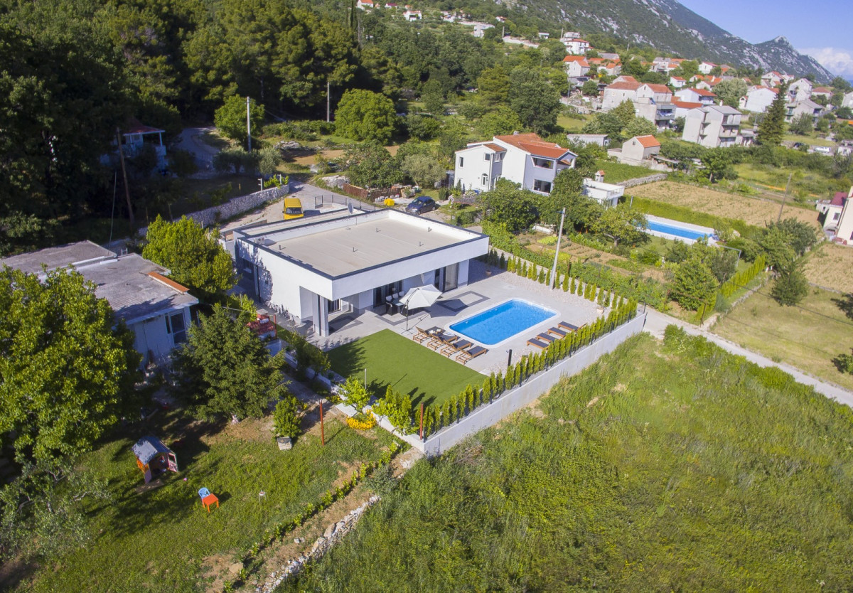 Villa EB