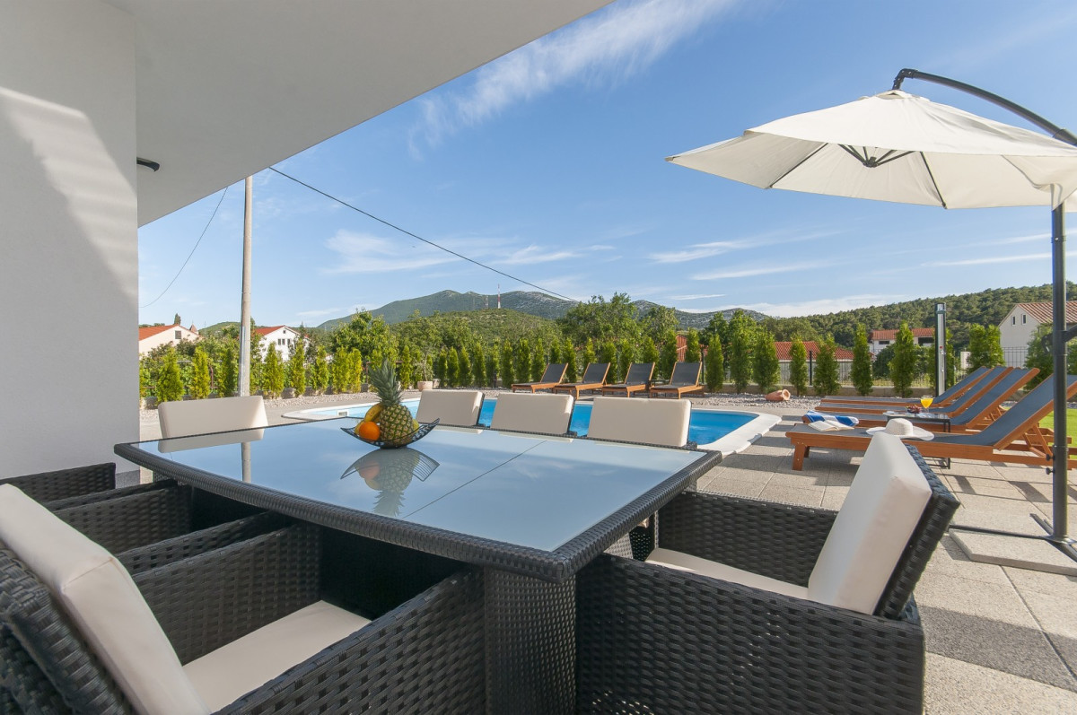 Villa EB