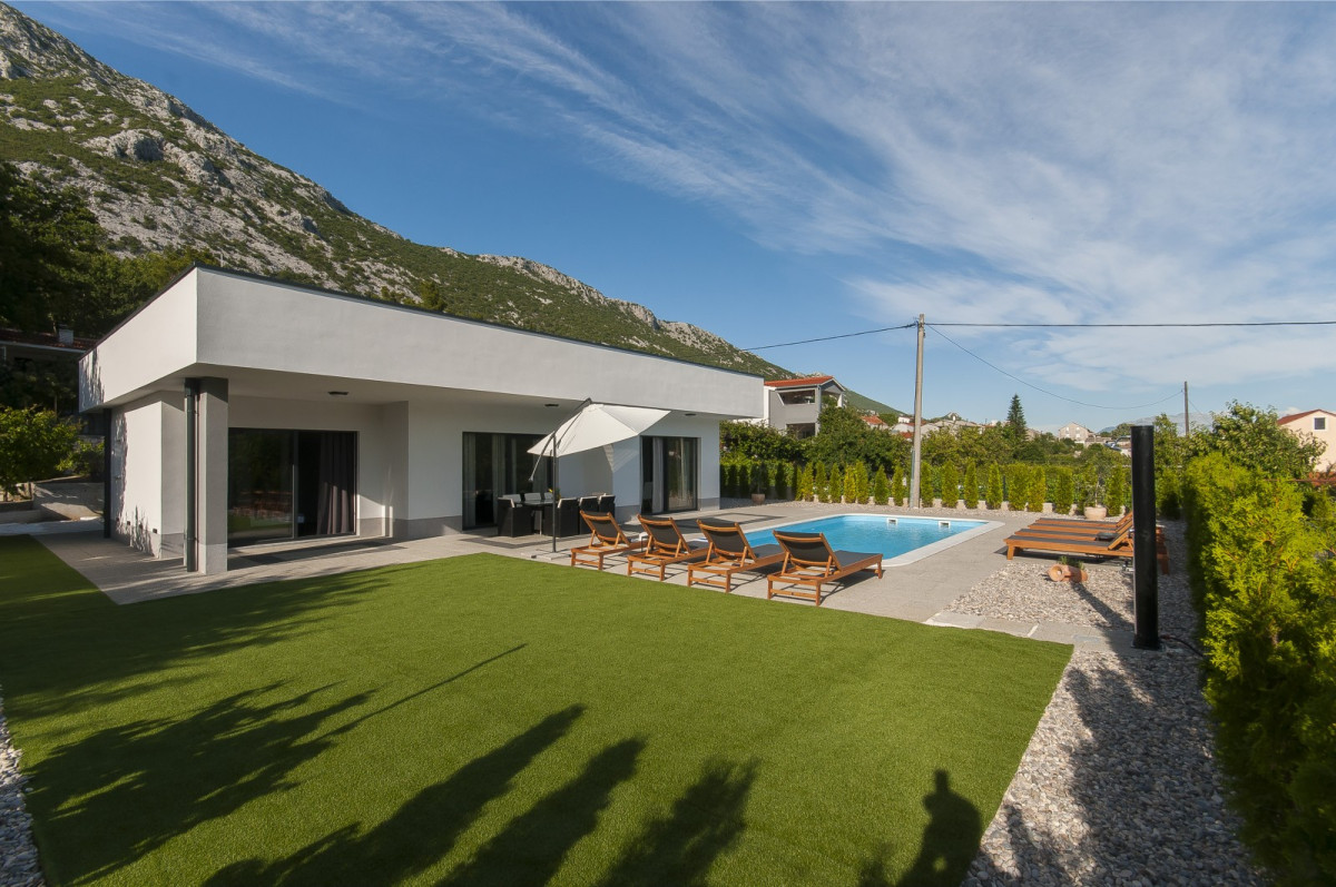 Villa EB