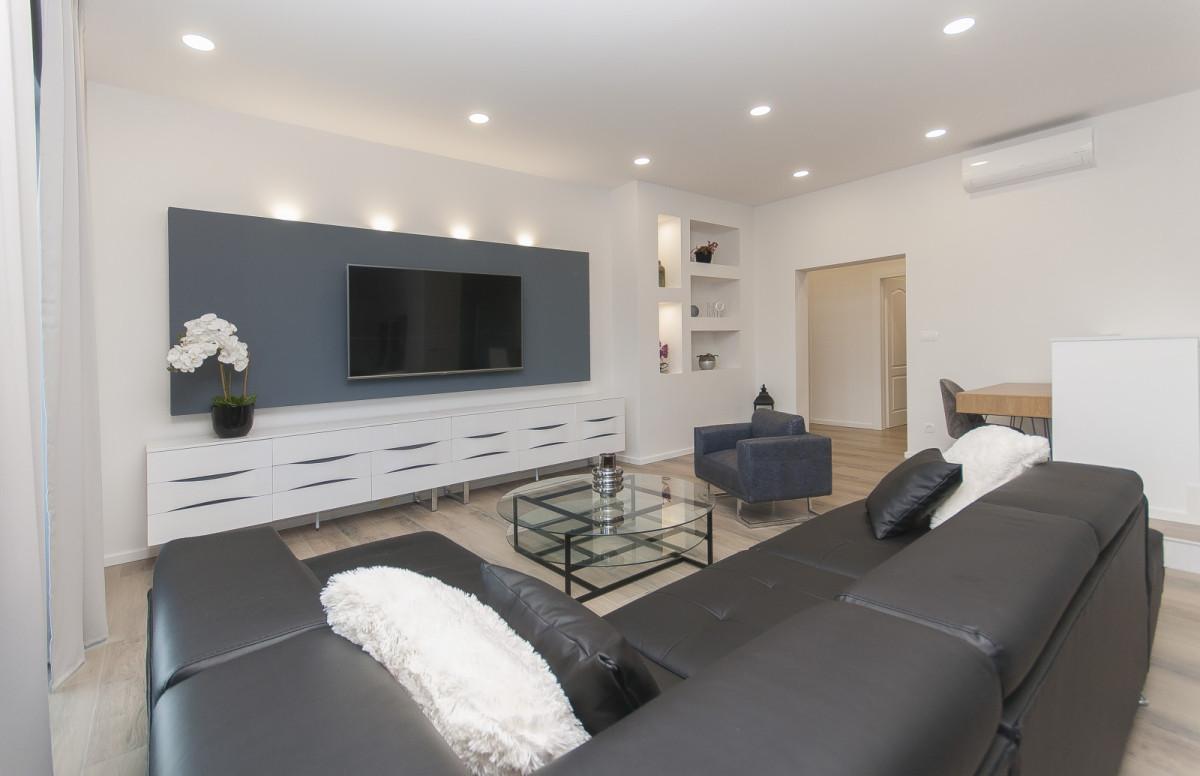 Villa EB