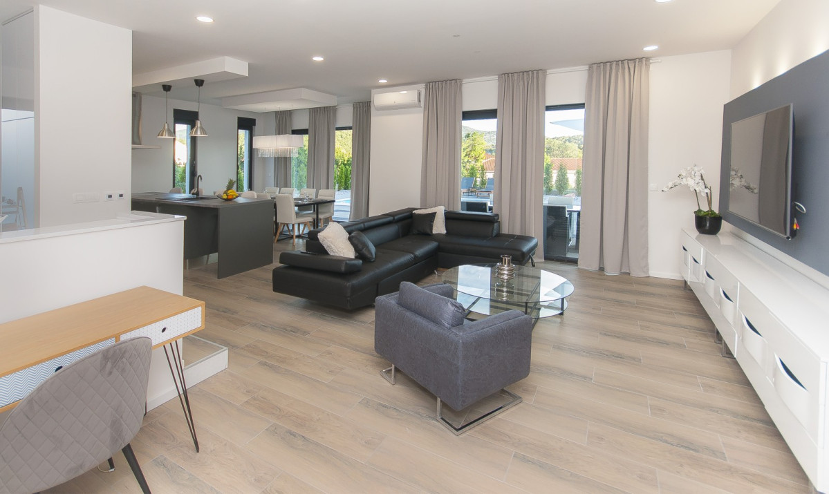 Villa EB